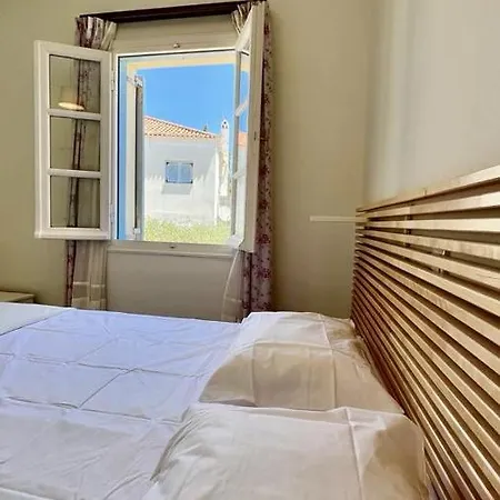 Wood & Blossom, Gcollectiongr Holiday home *